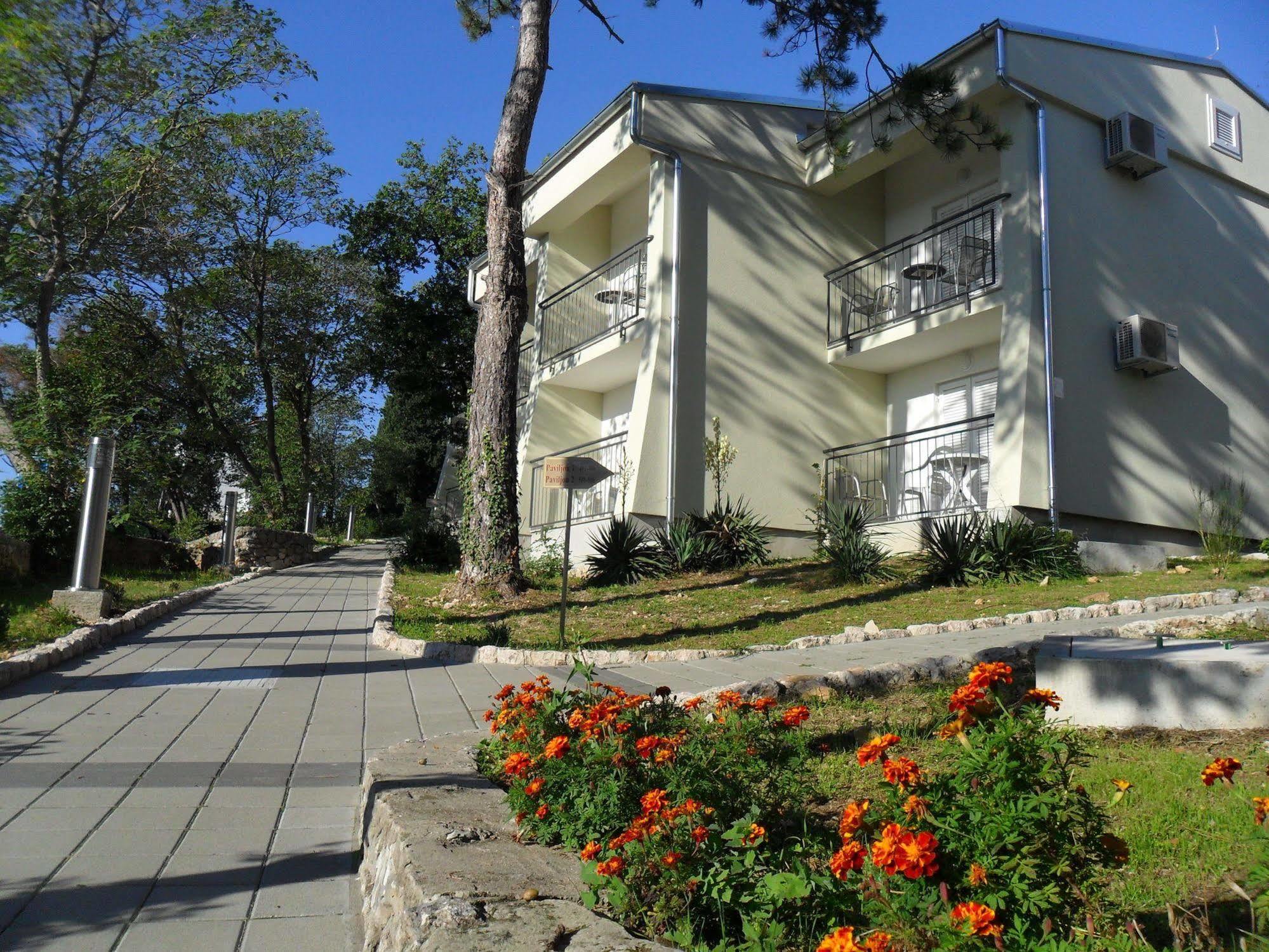 Hotel Vila Ruzica- Glavna Zgrada I Depandanse Crikvenica Exterior photo