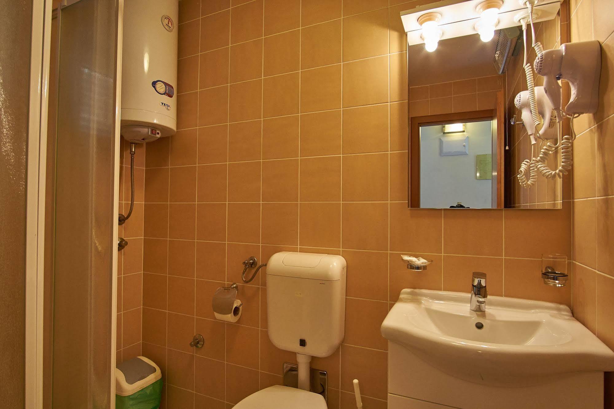 Hotel Vila Ruzica- Glavna Zgrada I Depandanse Crikvenica Exterior photo